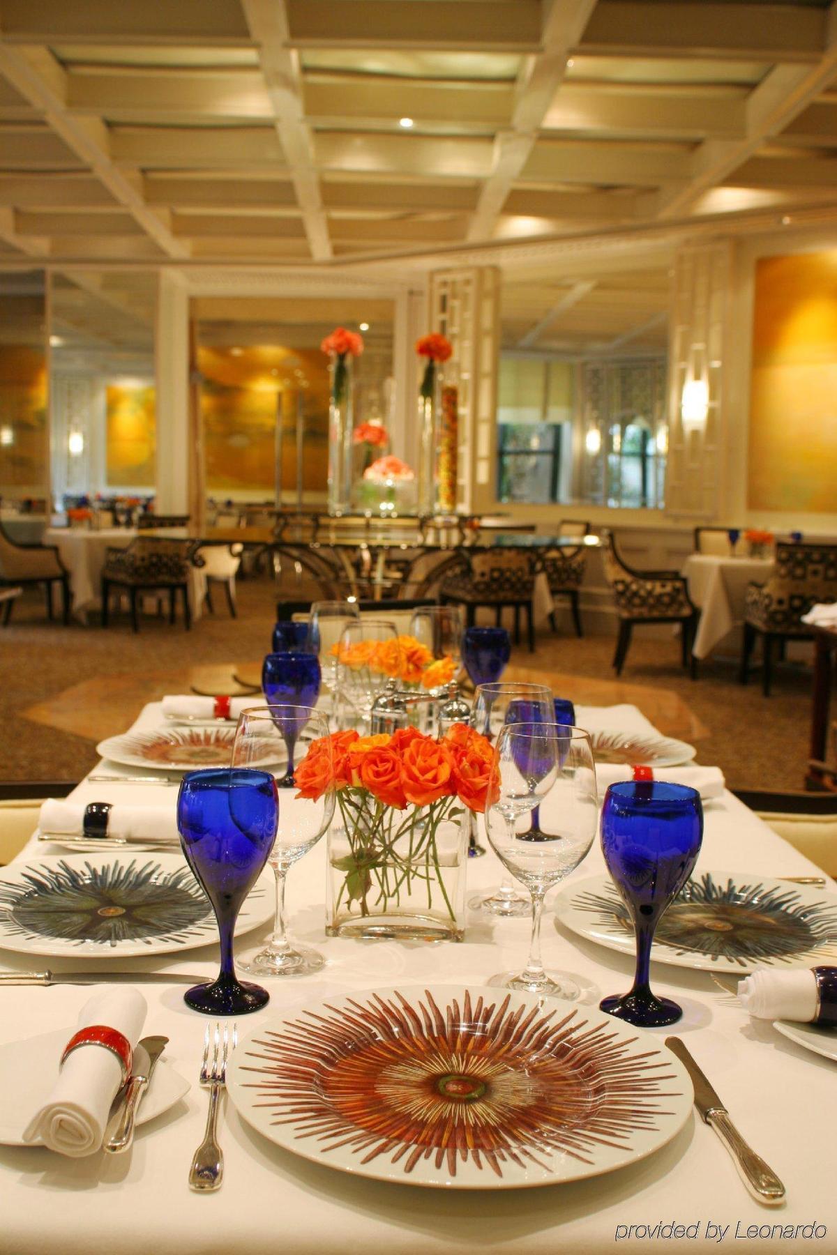 Готель Mandarin Oriental Manila Makati City Ресторан фото